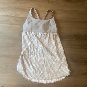 Lululemon Venus tank size 6